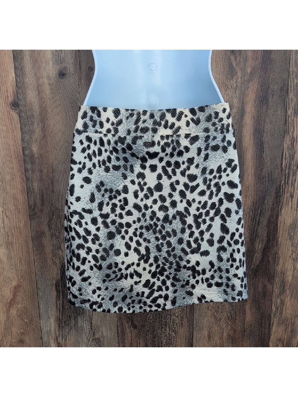 Zenana Outfitters Leopard Print Mini Skirt L             728E - Picture 4 of 6